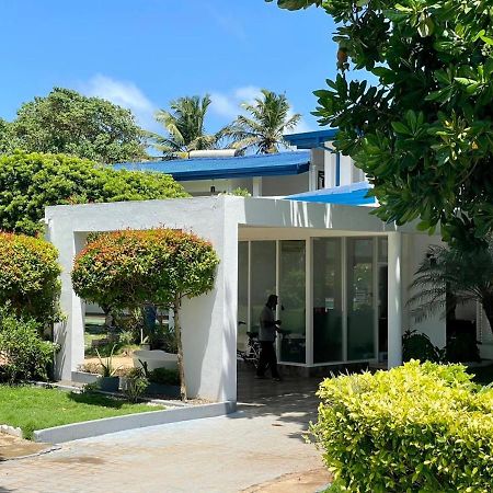 Hôtel Pink Land à Beruwala Extérieur photo