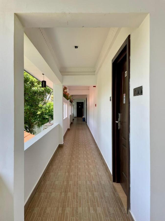 Hôtel Pink Land à Beruwala Extérieur photo